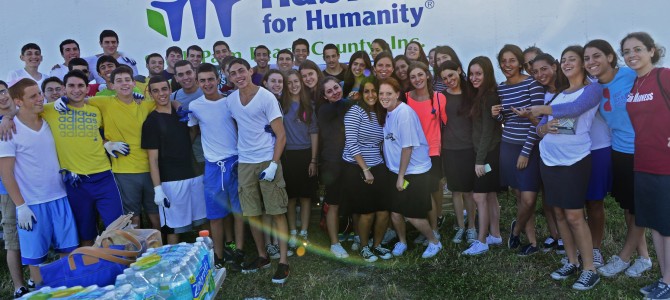 Weinbaum Yeshiva High School Seniors Standing Tall – Twelfth Graders Help Build a Home for Habitat for Humanity