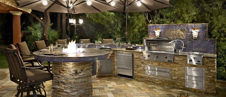 outdoor kitchen