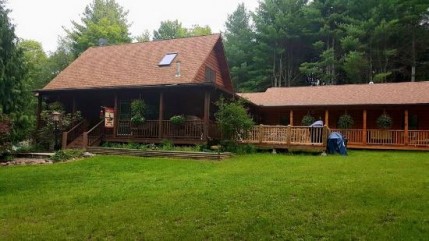 the-old-tioga-inn-bed